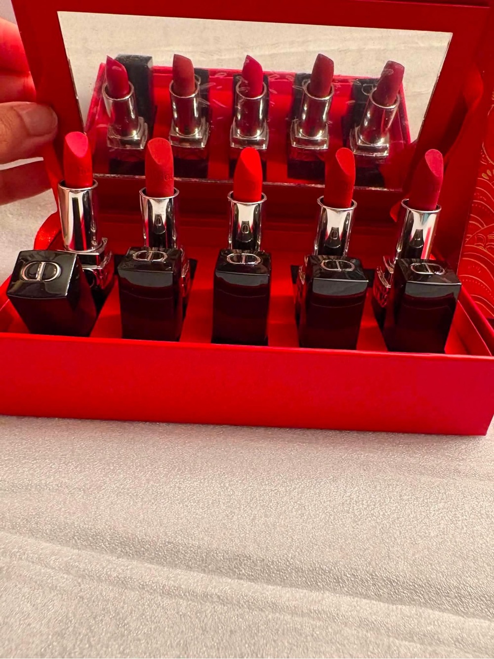 Dior Mini Lipstick Set in Vibrant Reds - Picture 3 of 7